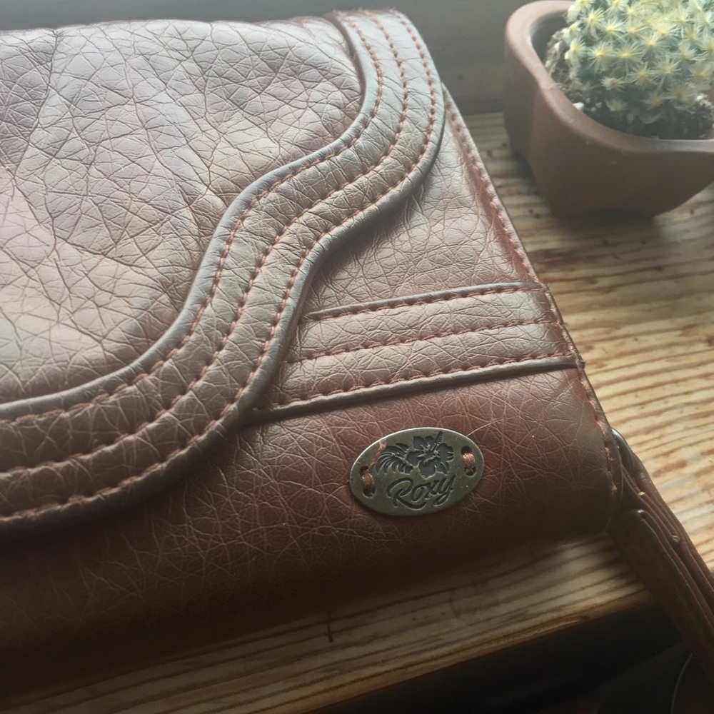 Bundle for deal! Roxy Lisboa Vegan Wallet